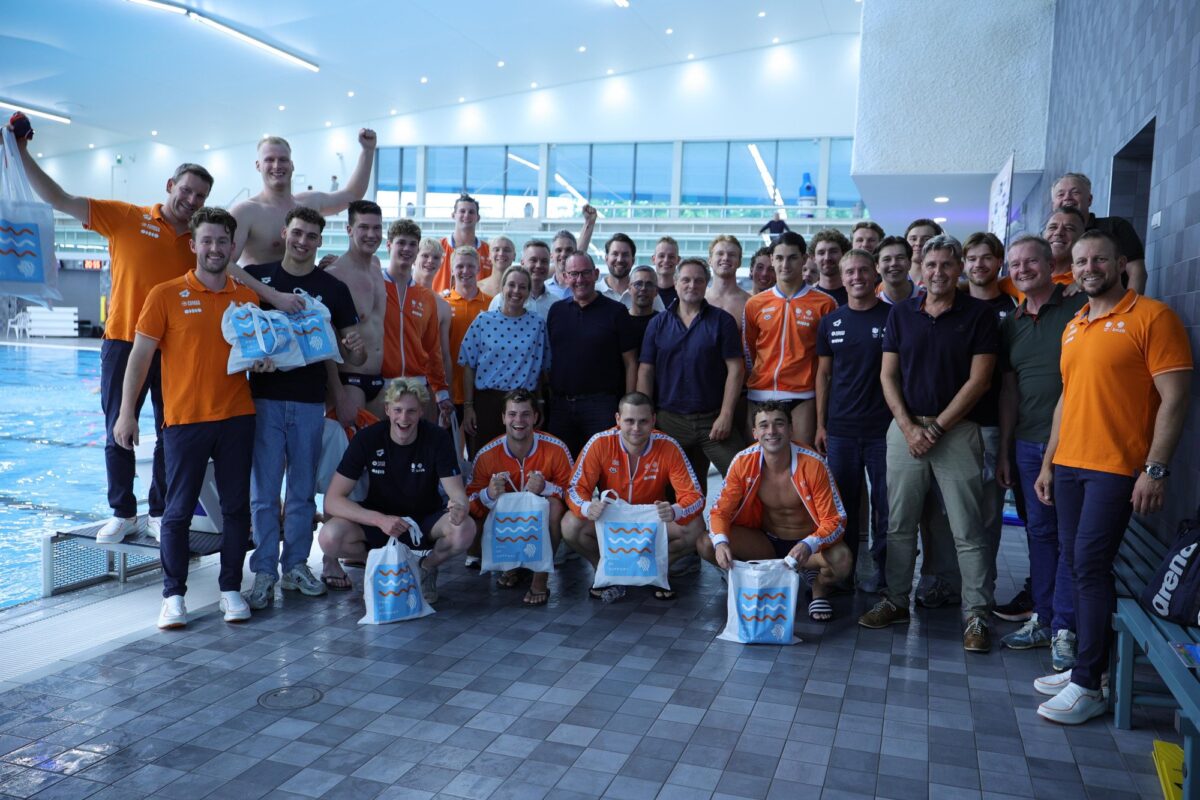 Pool of support – Waterpolo